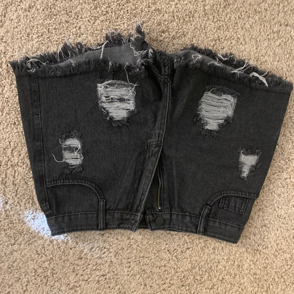 Bleach wash distressed denim shorts